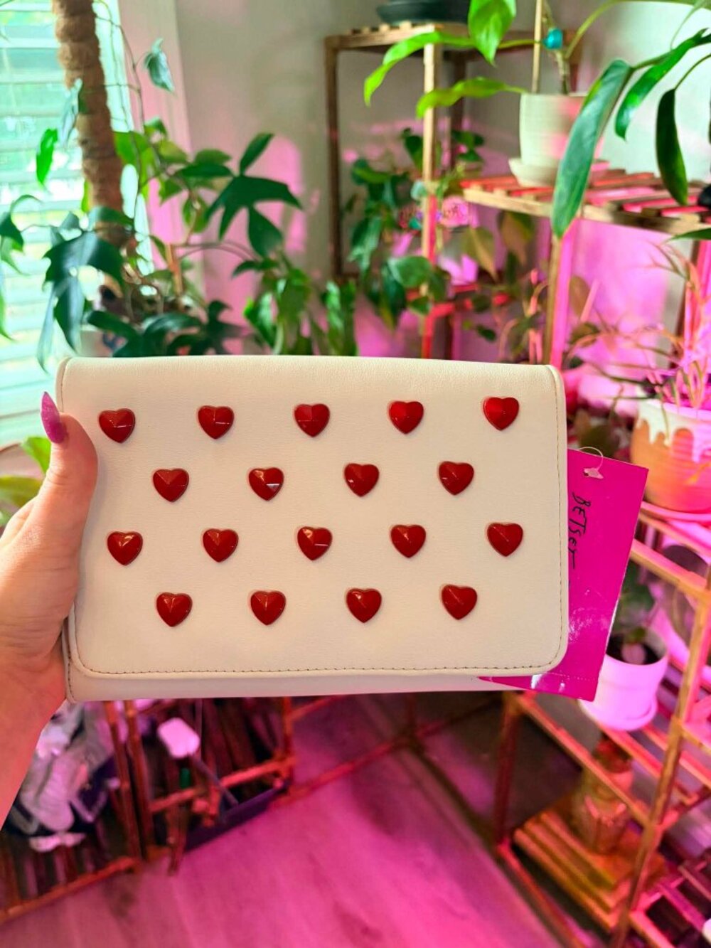 ❤️ Betsey Johnson White Heart Stud Crossbody Wallet / Wristlet